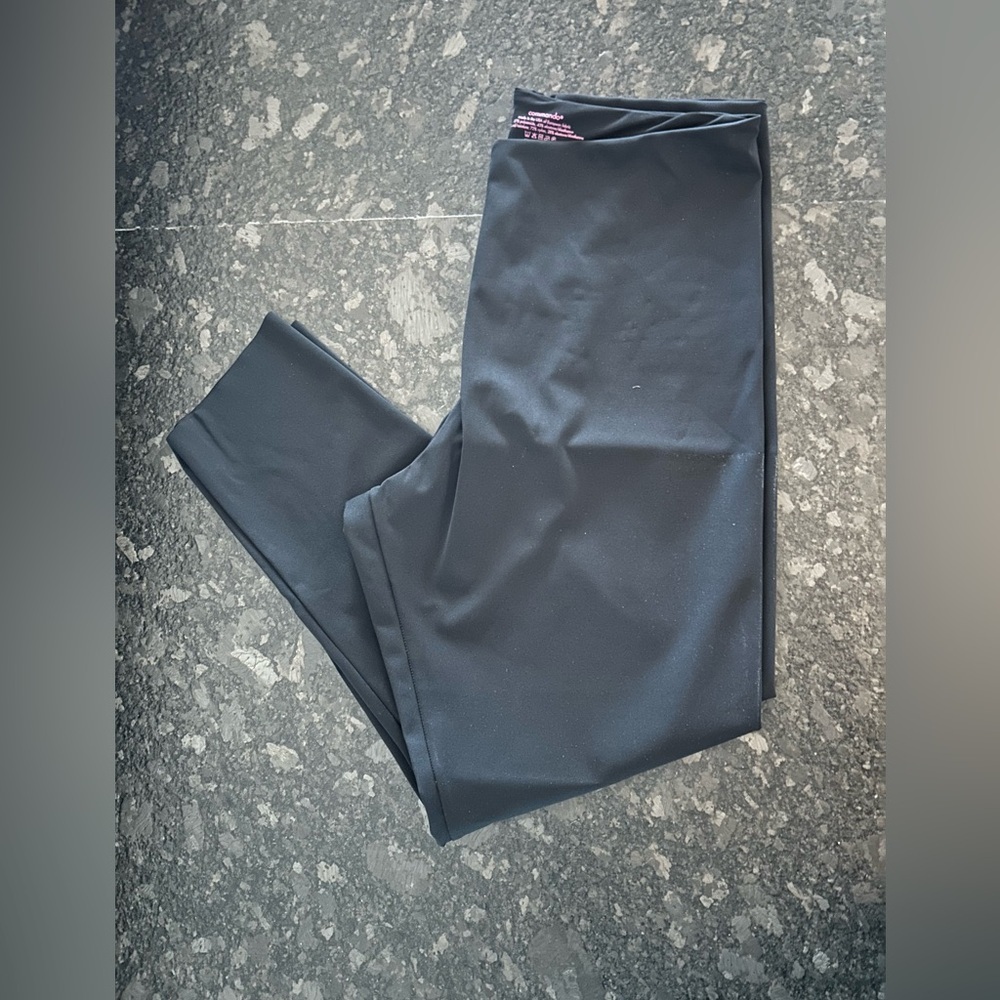 Commando Black Raw Hem Cropped Leggings